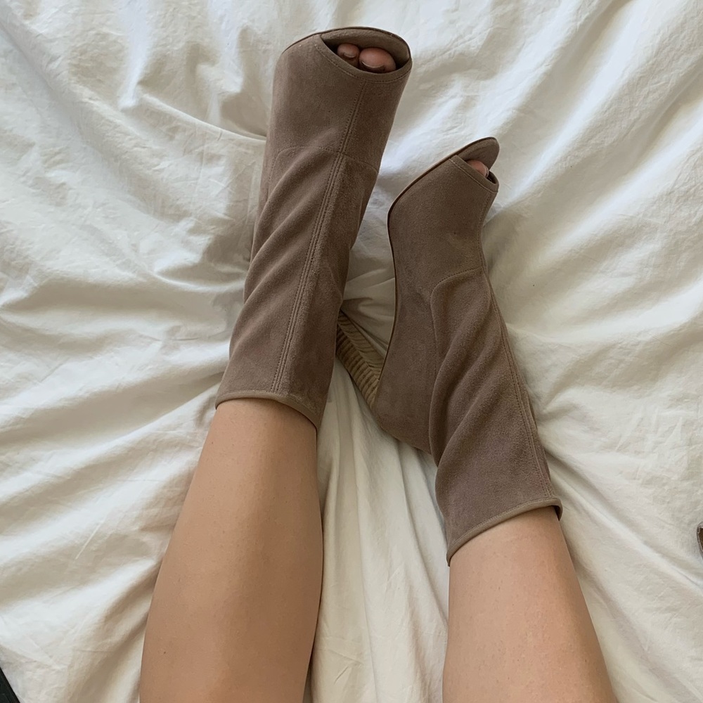 Brand new Stuart Weizman booties